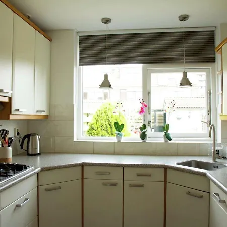 Comfortable Holiday In Near Sea Feriehus